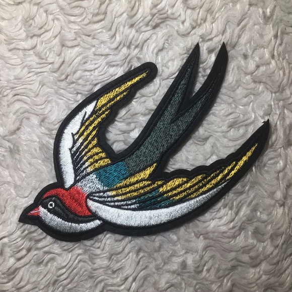 6.75” Pair of reverse image Swallow bird multicolor iron on patch set - Picture 2 of 3